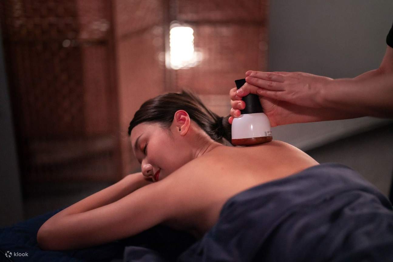 下班后，尝试肩颈服务，放松肩颈紧绷